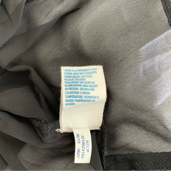 AMERICAN EAGLE Women’s Black Tank Top Sheer Flowy Chiffon Raw Hem Pleated SZ. SP - Picture 14 of 14